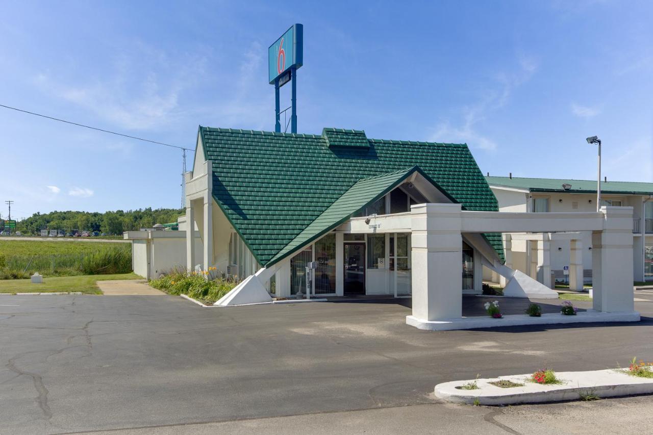 Motel 6-Geneva, Oh ภายนอก รูปภาพ