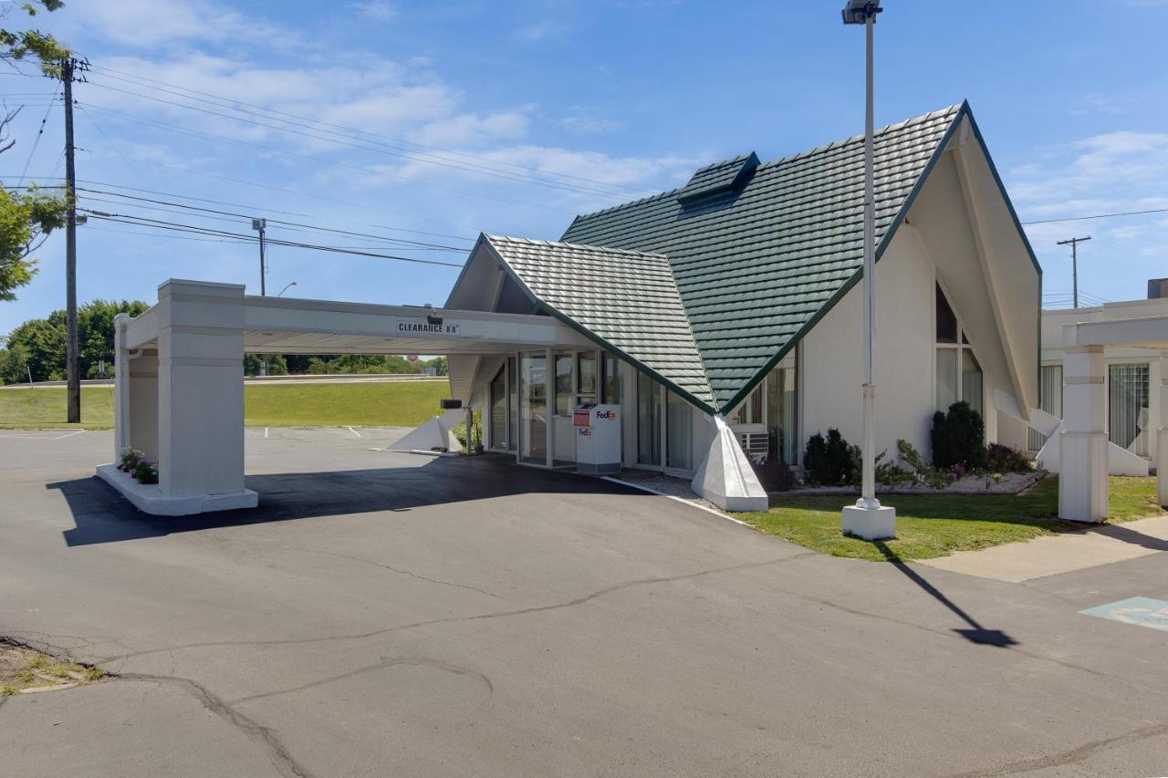 Motel 6-Geneva, Oh ภายนอก รูปภาพ