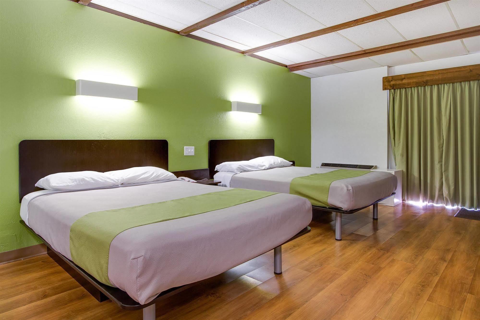 Motel 6-Geneva, Oh ภายนอก รูปภาพ