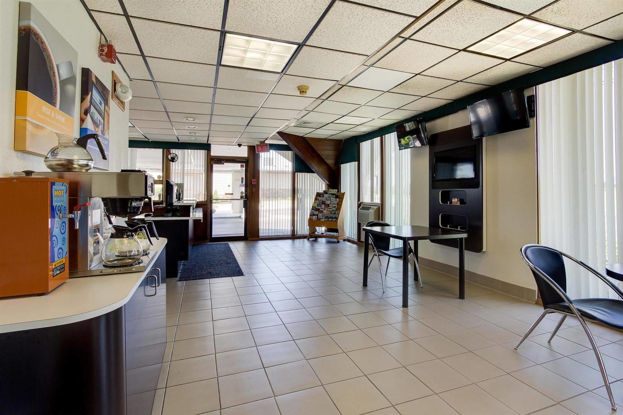 Motel 6-Geneva, Oh ภายนอก รูปภาพ