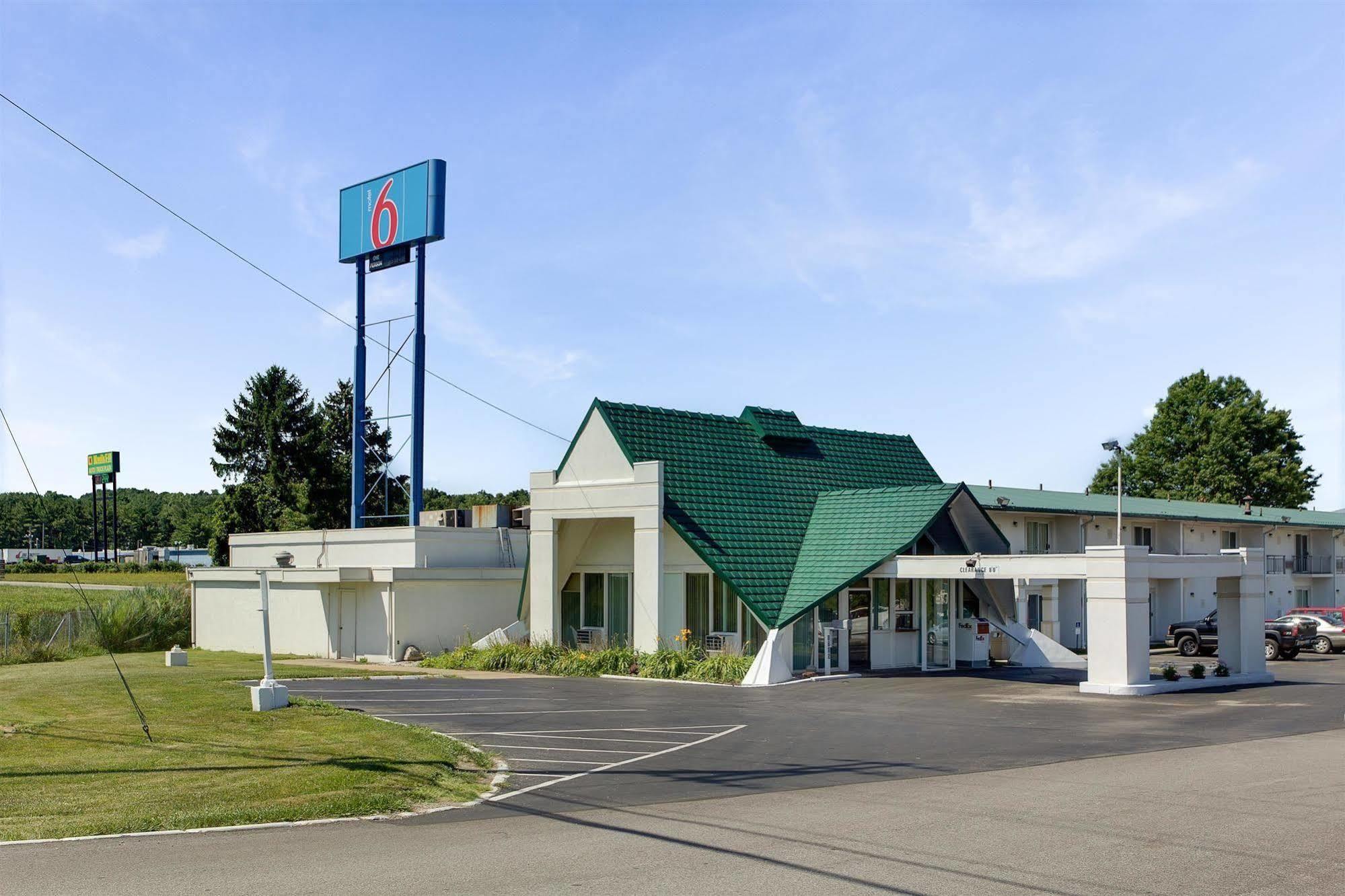 Motel 6-Geneva, Oh ภายนอก รูปภาพ